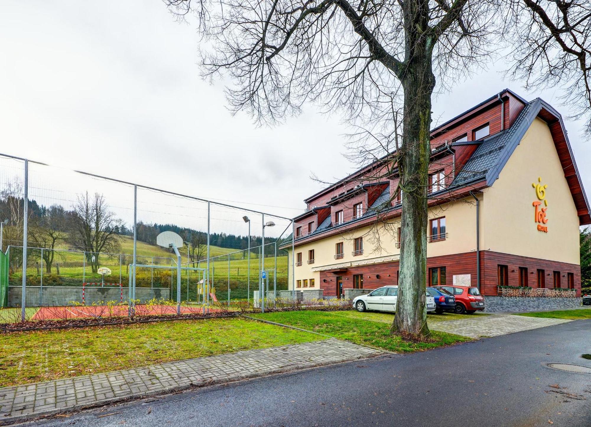 Hotel Toc Lipova Lazne Exterior photo